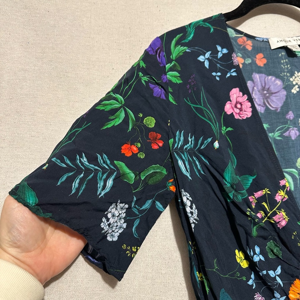 Amour Vert Floral Front Twist Dress - size S - Picture 3 of 7
